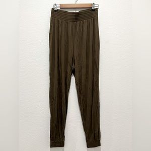 H&M Basic Lightweight Pant Army Green